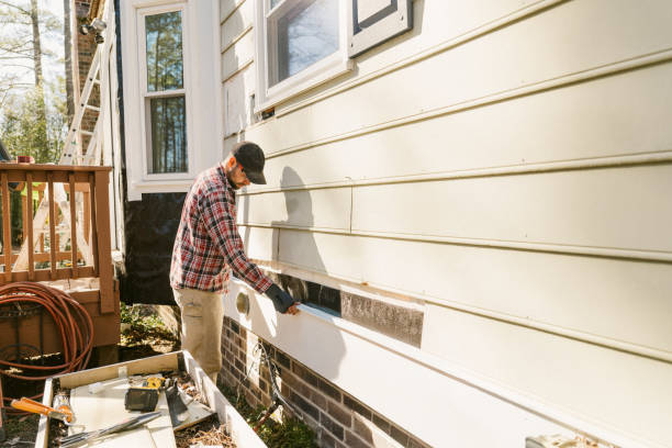 Trusted Emergency Siding Repair service in Louisville, IL - Creative Siding